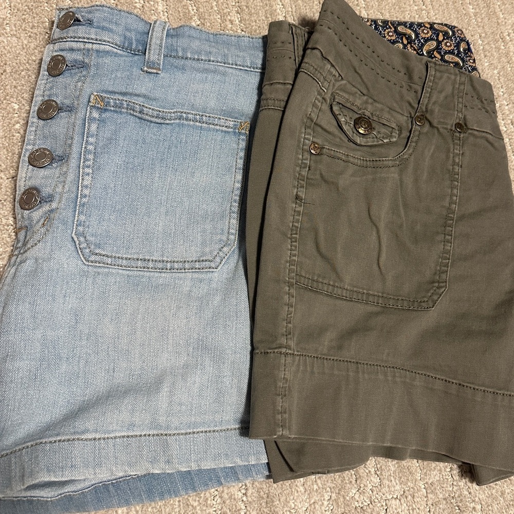 Set of shorts. Gap and Dakota blue. Good used condition.